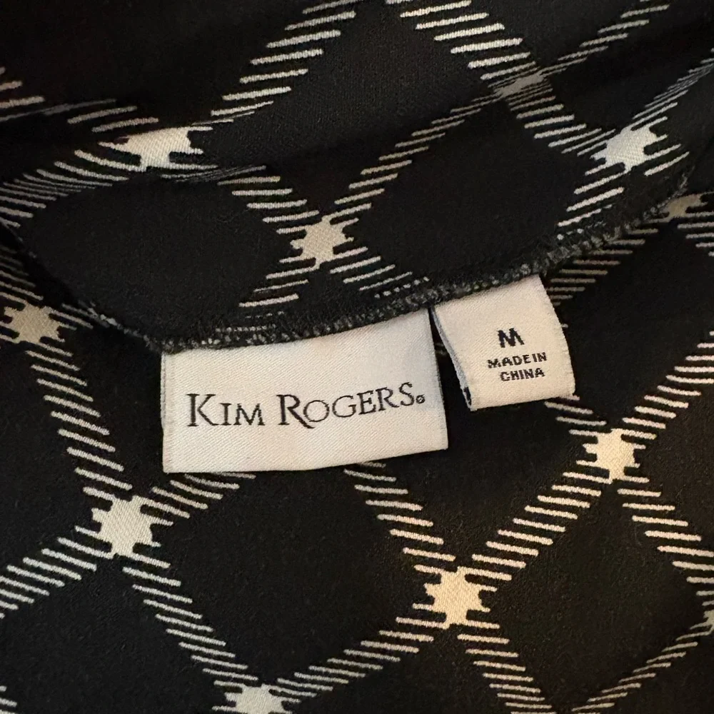 Elegant Black and White Checkered Skirt - Picture 2 of 3